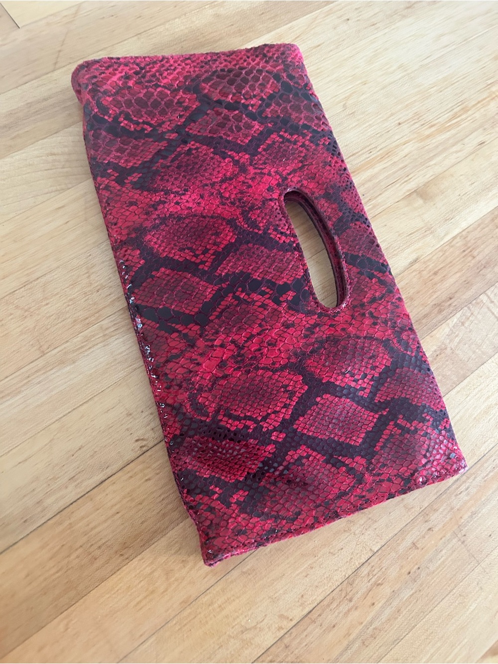 Hobo Red Snake-Print Women's Clutch Bag - Picture 2 of 5